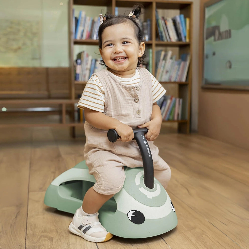 Globber 2-in-1 Eco Walker & Ride-On Pistachio 6-36 Months