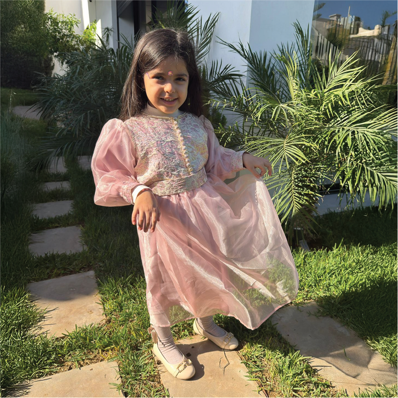 Mami Cami Caftán Vestido de Brocado de Seda y Organza con Cinturón